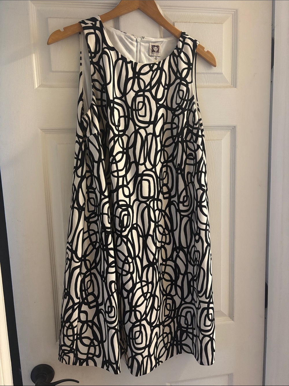 Anne Klein Sleeveless Black & White Patterned Shift Dress